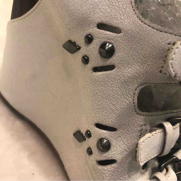 Sam Edelman while wedge sandal / booties with multiple buckles, leather, Sz 7.5 - Picture 10 of 15